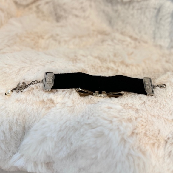 Chanel Crystal Bow Bracelet - Picture 6 of 7